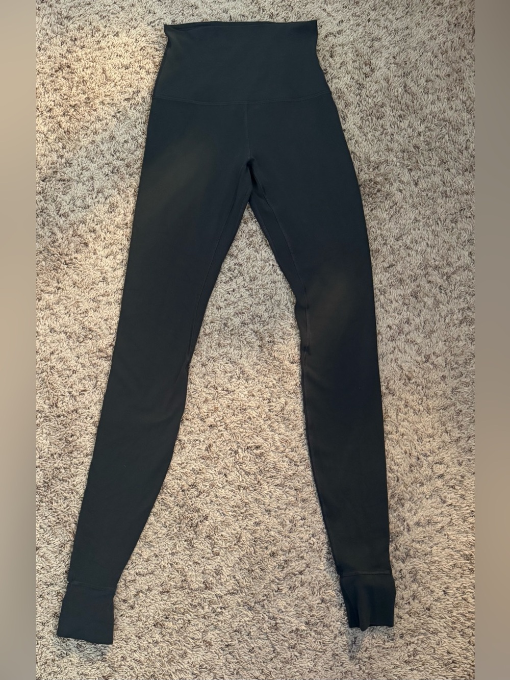 Lululemon leggings with Stirrups size 4